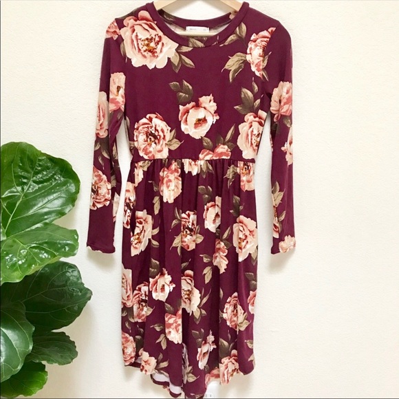 Dresses & Skirts - Floral Burgundy midi dress with pockets